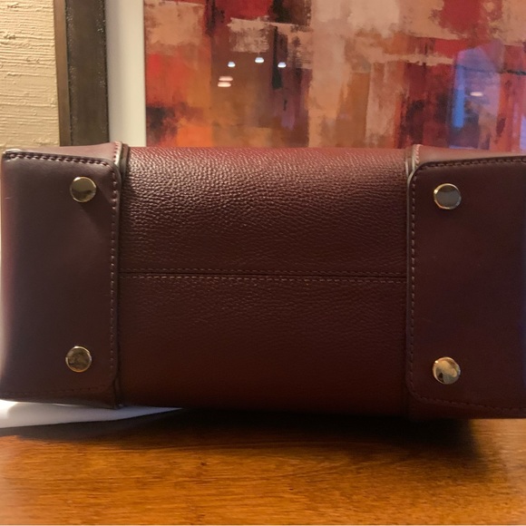 NWOT Michael Kors Medium Mercer Gallery Satchel - Oxblood - Picture 3 of 7